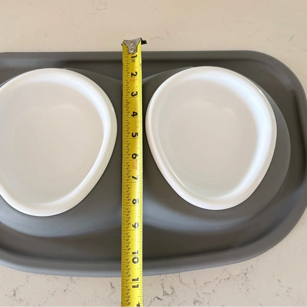 WeatherTech  Pet Comfort Feeding Bowl Gray & White Double “Dog or Cat”